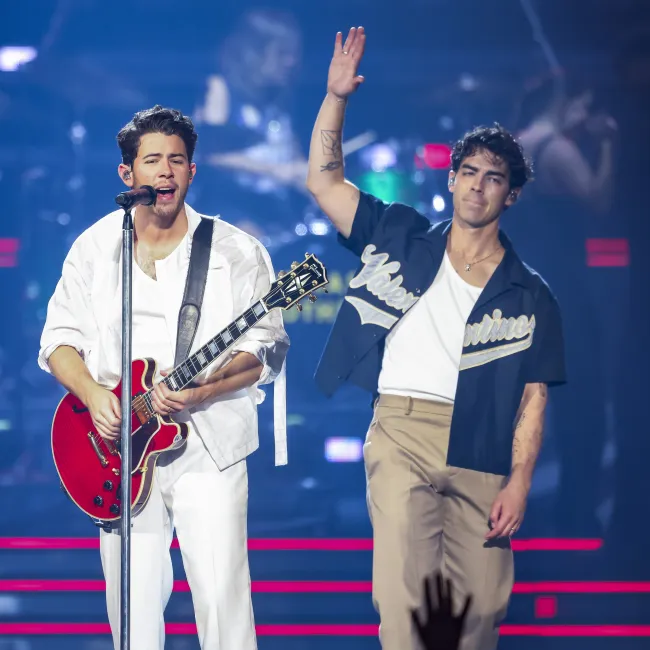 La gira de la banda anteriormente fue noticia después de que Joe Jonas abordara su complicado divorcio.