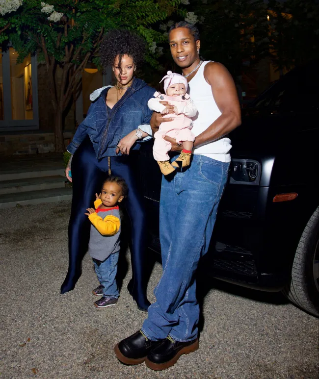 Rihanna confirmó la llegada del segundo hijo de ella y A$AP Rocky con fotos familiares.