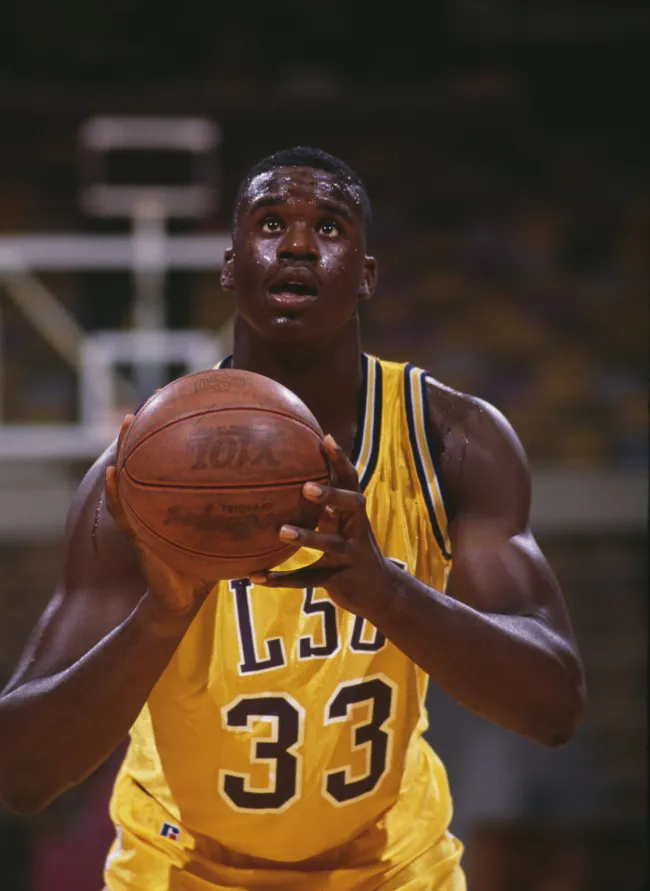 O'Neal jugó para la Universidad Estatal de Luisiana en la década de 1990.