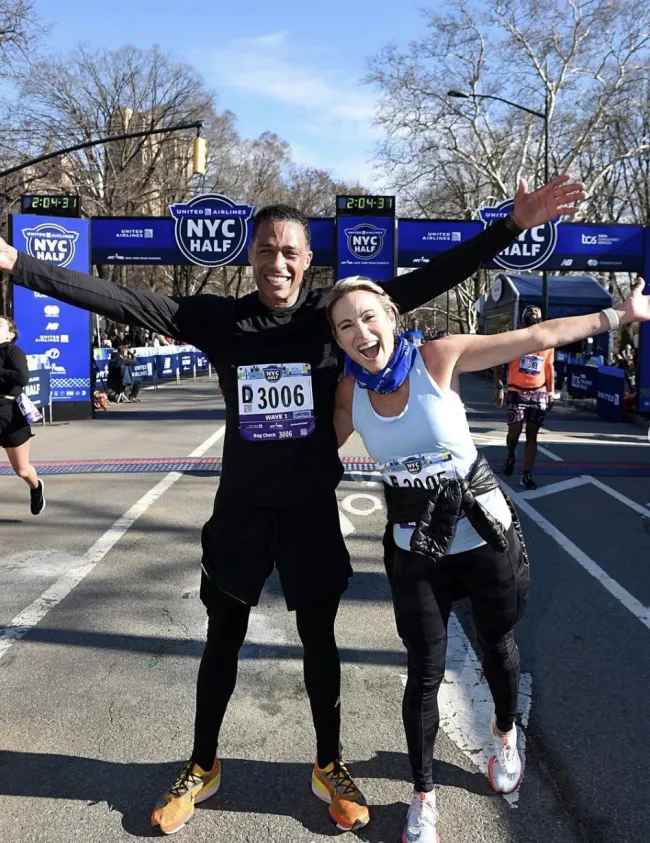 La aventura de la pareja aparentemente comenzó en marzo de 2022 cuando comenzaron a entrenar juntos para el Medio Maratón de la ciudad de Nueva York.