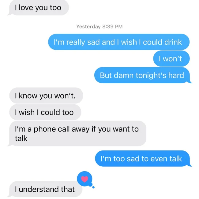 La alumna de “Real Housewives of Orange County” compartió una emotiva conversación de texto con un amigo a través de Instagram.