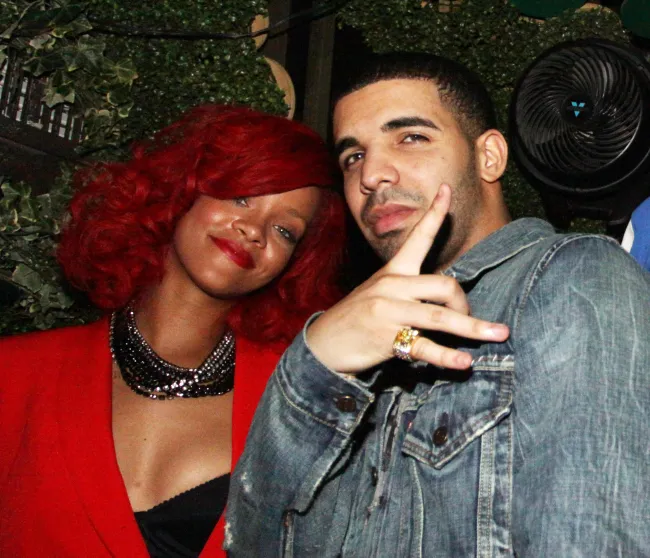 Los fanáticos cuestionaron la madurez de Drake debido a la aparente distracción.