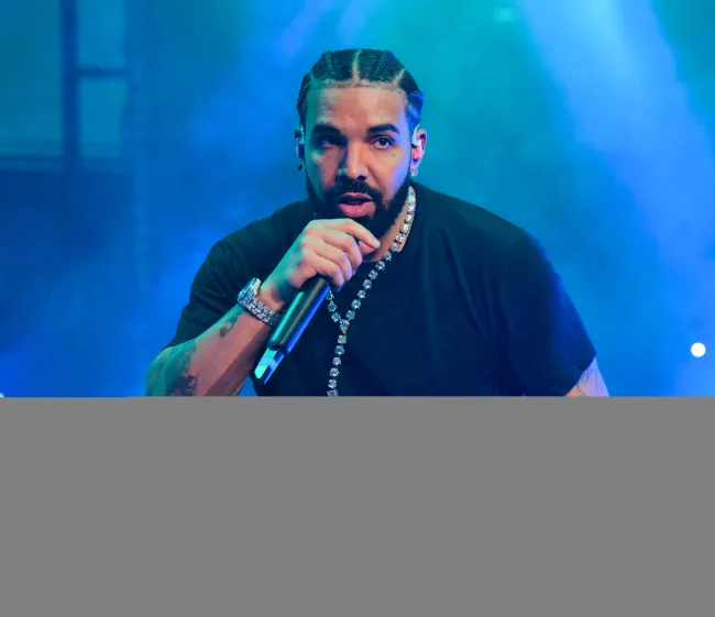 Drake anunció el viernes por la mañana que se tomará un descanso de la música.