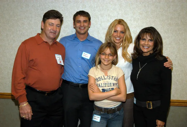 Britney está separada de la mayor parte de su familia.