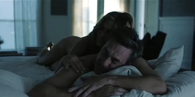 Jennifer Aniston y Jon Hamm se desnudaron para una ardiente escena de sexo en el último episodio de “The Morning Show”.