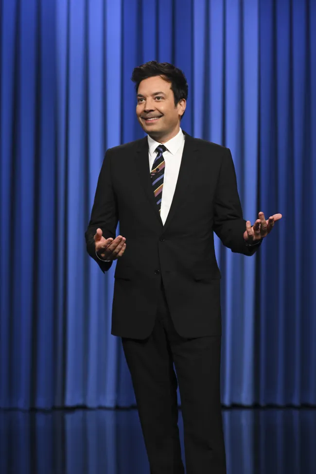 Jimmy Fallon evitó responder una pregunta sobre las acusaciones de que creó un ambiente de trabajo “tóxico” en el “Tonight Show”.