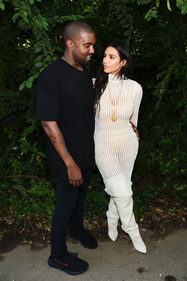 El matrimonio de West con Censori se produjo menos de un mes después de que finalizara su divorcio de Kim Kardashian.