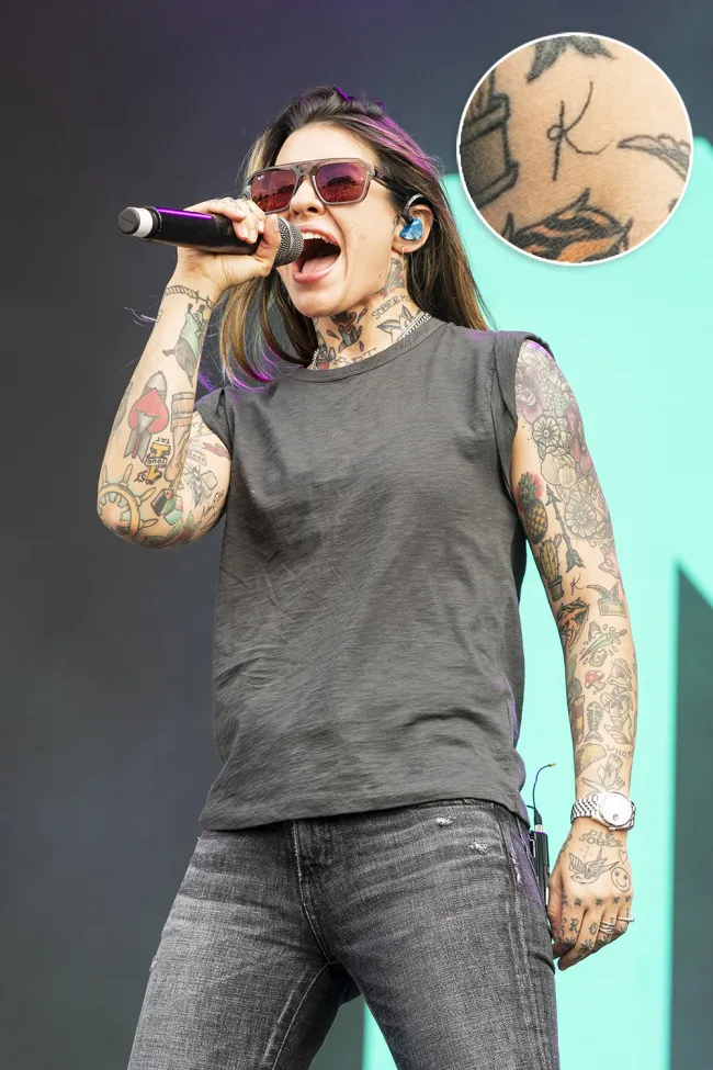 La cantante de country fue vista con un tatuaje 