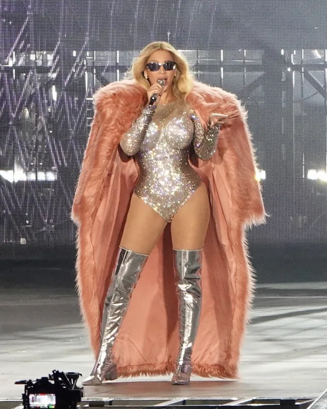 Según se informa, el próximo lanzamiento también incluirá el tan esperado álbum visual “Renaissance” de Beyoncé.
