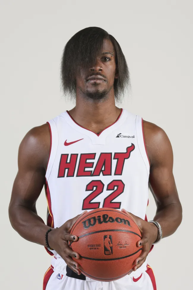 El delantero del Miami Heat dijo sobre su nueva apariencia: “Este soy yo”.