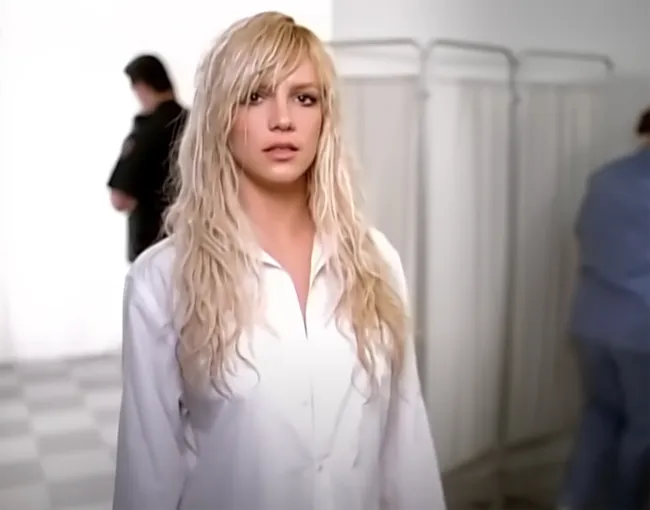 Los fanáticos han sospechado durante años que la canción trataba en parte sobre el romance de tres años de Spears con el ex miembro de la boy band.