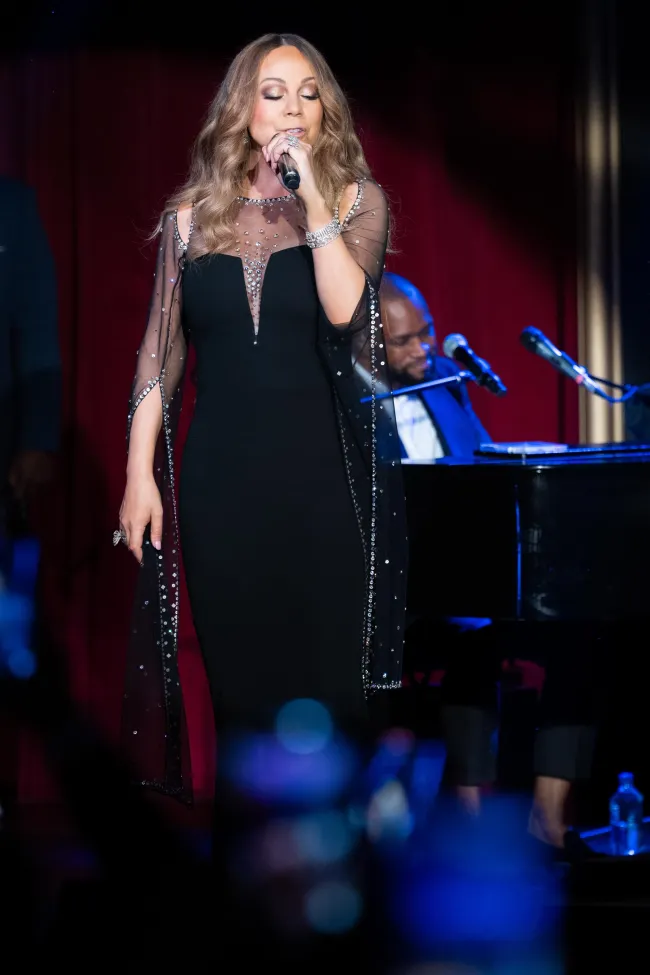 Mariah Carey sorprendió a sus fans en Qatar con un concierto privado el viernes, dijeron fuentes exclusivas a QQCQ.
