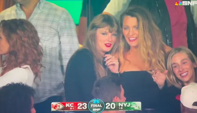 Taylor Swift hizo un comentario coqueto sobre Travis Kelce en el juego de los Kansas City Chiefs.