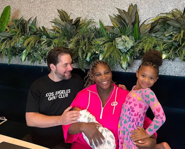 La motivación de la estrella del tenis para hacer ejercicio se produce casi dos meses después de que ella y su esposo Alexis Ohanian dieran la bienvenida a su segunda hija.