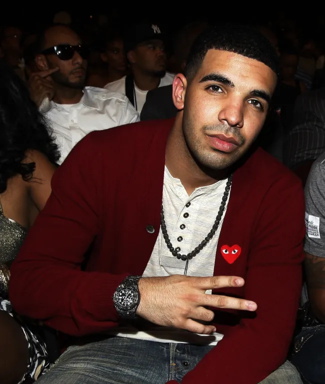 La pareja salió en 2009, a pesar de que Drake afirmó que fue un año antes en la canción “Mr. Ahora mismo.