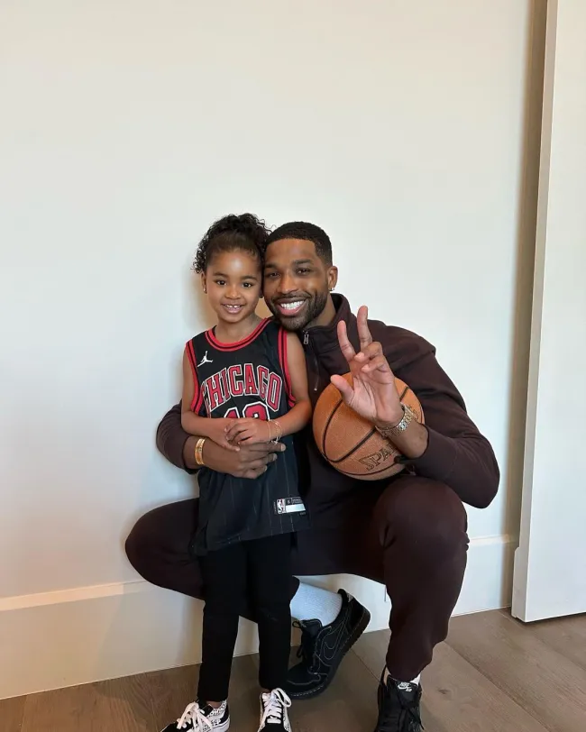La estrella de los Cleveland Cavaliers dice que su hija True está empezando a “comprender cosas” sobre su pasado.