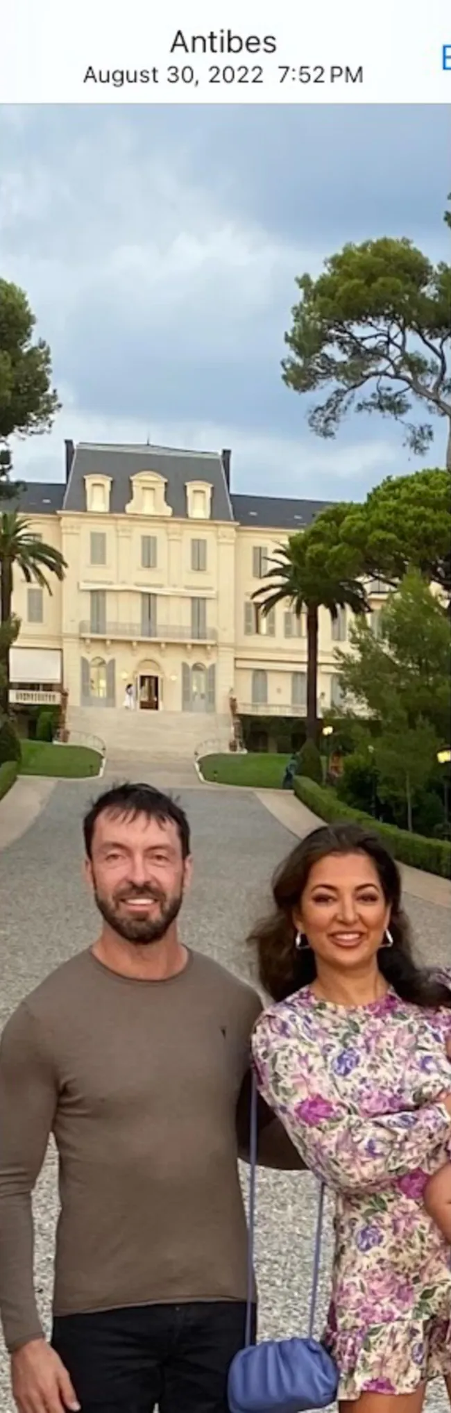 Glidden y Rabia son vistos juntos aquí en Francia el 30 de agosto de 2022.