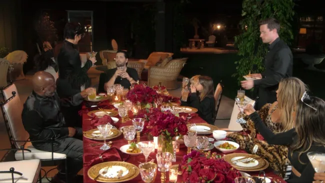 La famosa familia se reunió el día del 40 cumpleaños de Scott Disick para celebrar el gran día.Hulu