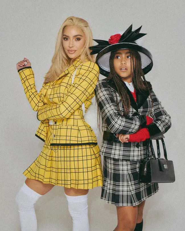 Hace apenas dos semanas, Kardashian y North se disfrazaron para Halloween como sus mejores amigas Cher Horowitz y su Dionne Davenport de “Clueless” de 1995.