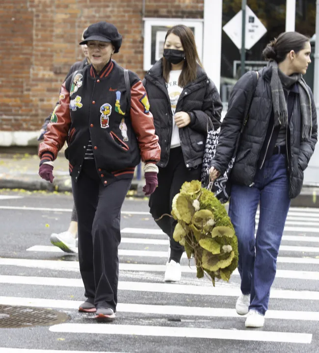 Sarandon fue fotografiada el miércoles dando un paseo por Nueva York.