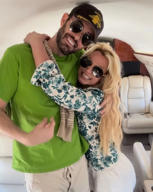 Según los informes, Britney estaba en una “celebración previa al cumpleaños” con el manager Cade Hudson, visto aquí, antes de que ocurriera la supuesta emergencia.britneyspears/Instagram