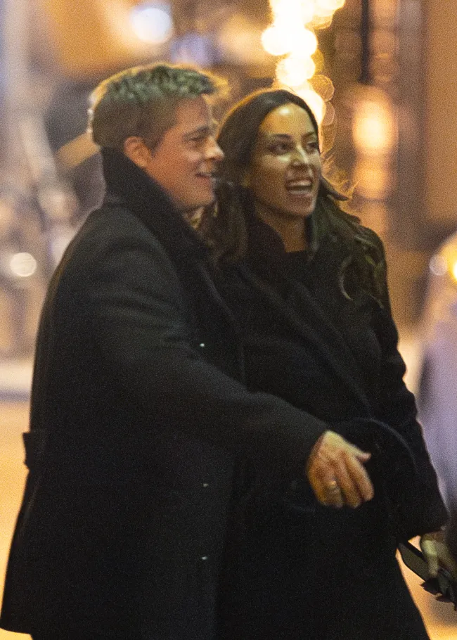 Brad Pitt e Inés De Ramon celebraron el cumpleaños del actor con una romántica escapada parisina.