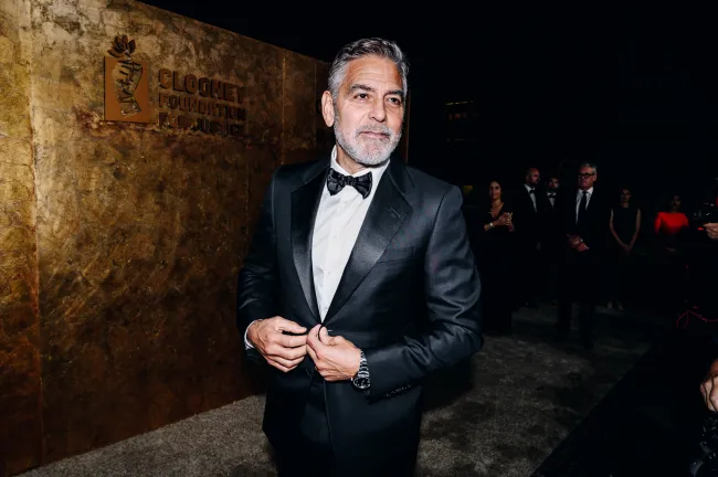 George Clooney recordó que Matthew Perry se sentía “infeliz” mientras filmaba “Friends”.Variedad a través de Getty Images