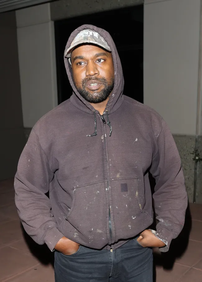 Kanye West está vendiendo su mansión destruida en Malibú con pérdidas.