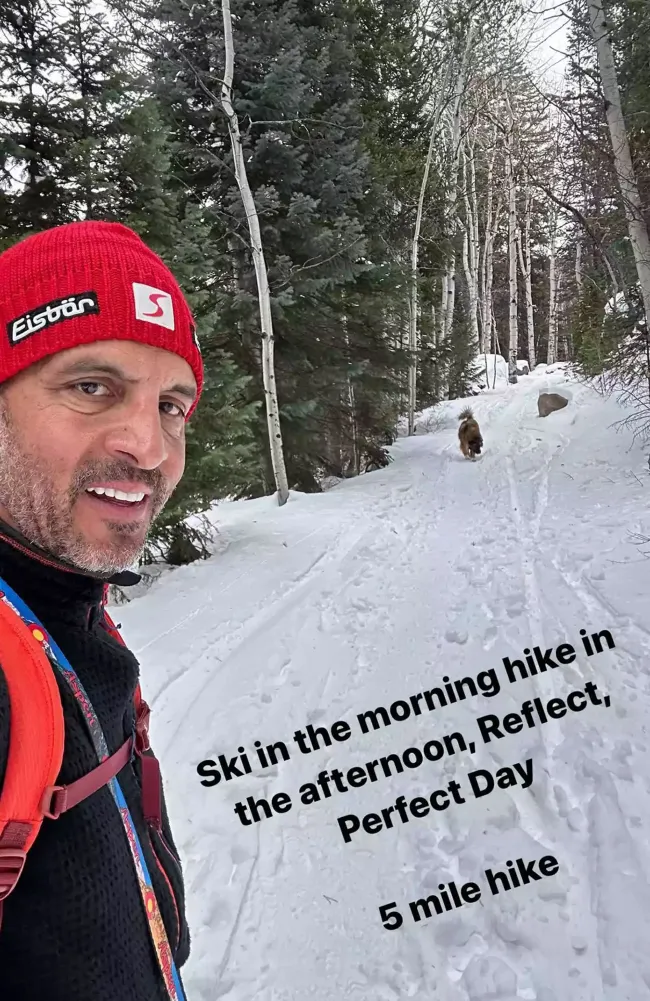 Mientras tanto, Umansky documentó su día de esquí “perfecto”.mumansky18/Instagram