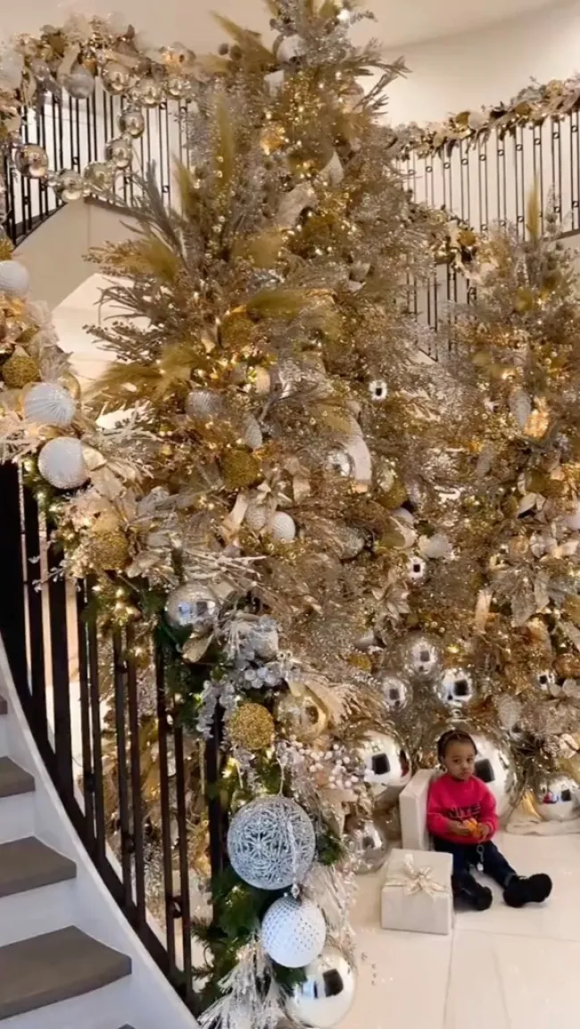 El árbol de Navidad de Cardi B.
