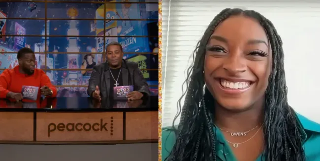 Simone Biles, Kenan Thompson y Kevin Hart durante una entrevista.