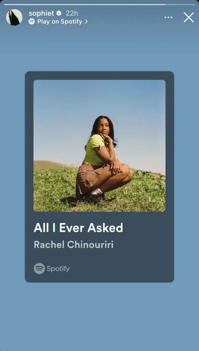 La actriz escuchó “All I Ever Asked” de Rachel Chinouriri.sophiet/Instagram