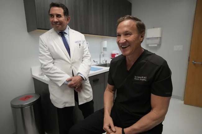 Dr. Paul Nassif y Dr. Terry Dubrow