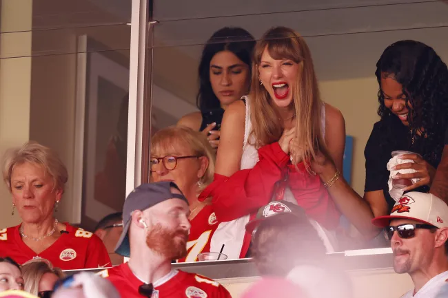 Taylor Swift en las gradas de un partido de fútbol