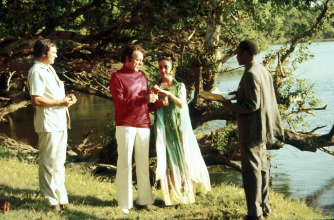 Elizabeth Taylor y Richard Burton en el día de su segunda boda.