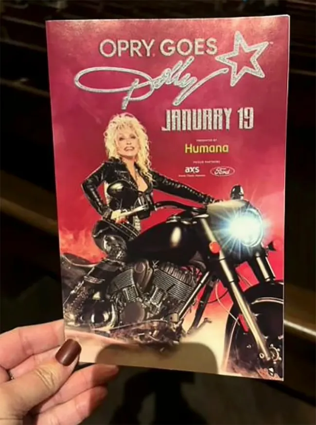 Cartel de celebración del cumpleaños de Dolly Parton.