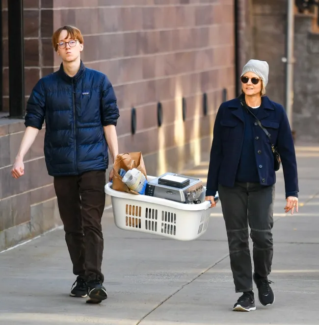 Jodie Foster y su hijo en Nueva York.