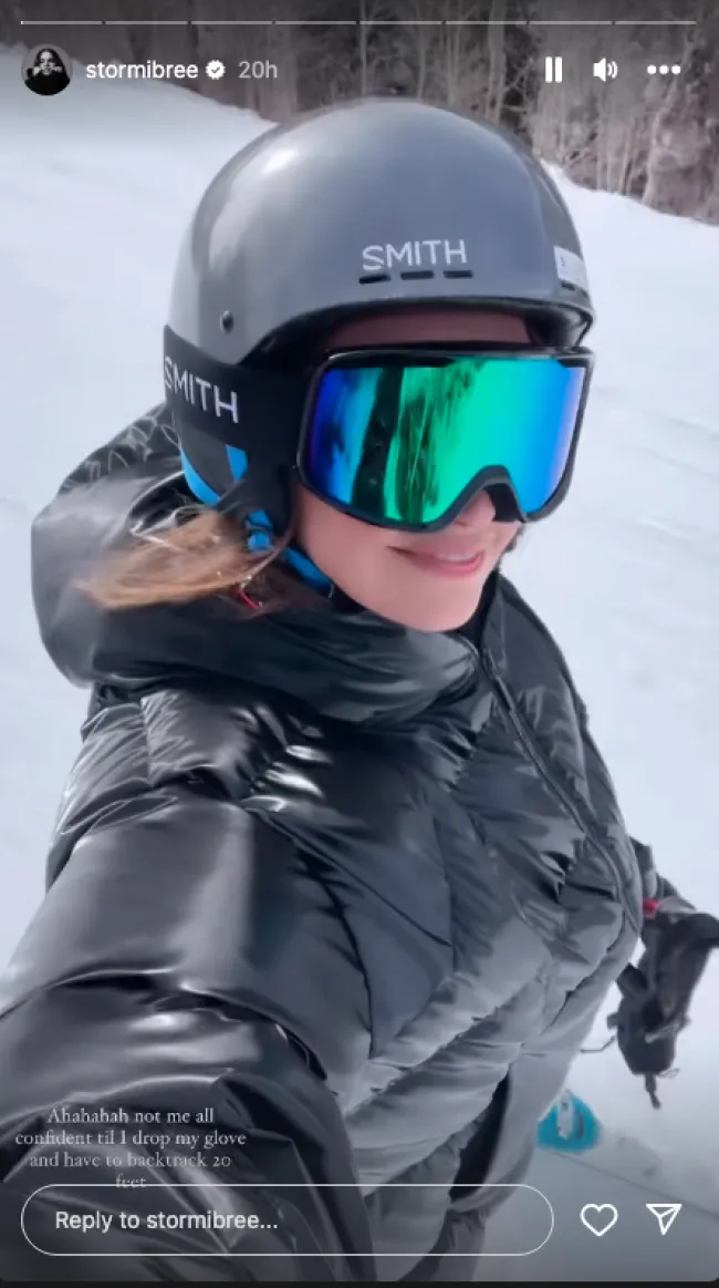 Stormi Bree selfie de ella misma esquiando