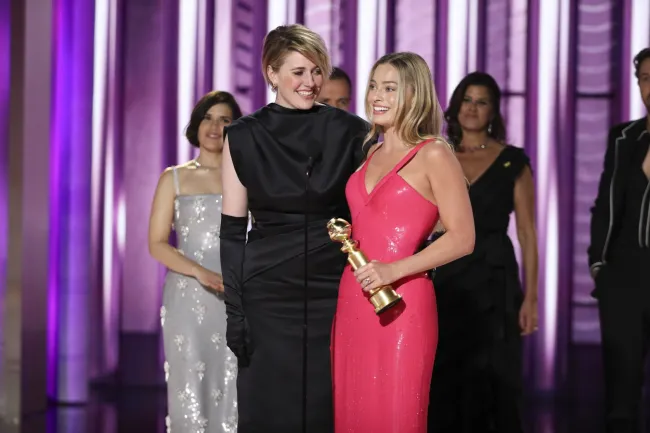 Greta Gerwig y Margot Robbie obtienen un Globo de Oro con America Fererra.