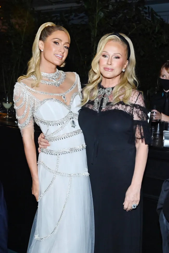 París y Kathy Hilton