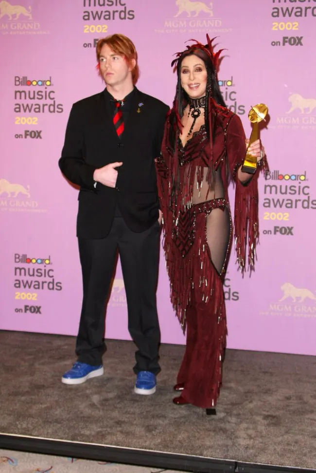 Cher y su hijo Elijah Blue Allman.