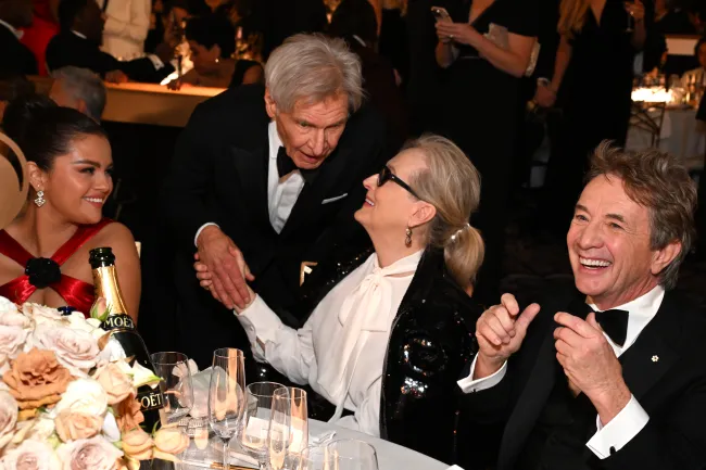 Martin Short y Meryl Streep en los Globos de Oro.