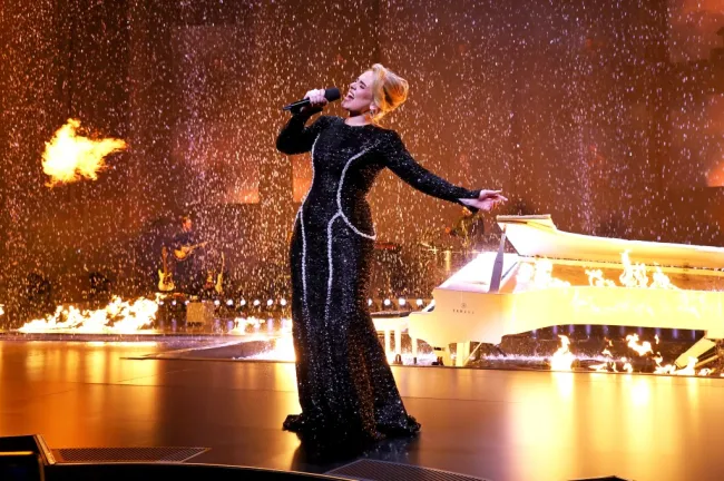 Adele actuando en su residencia de Las Vegas