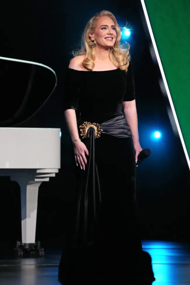 Adele actuando en su residencia de Las Vegas