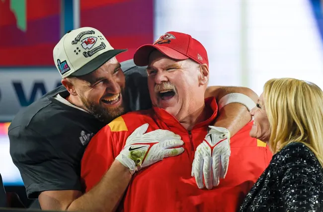 Travis Kelce y Andy Reid.