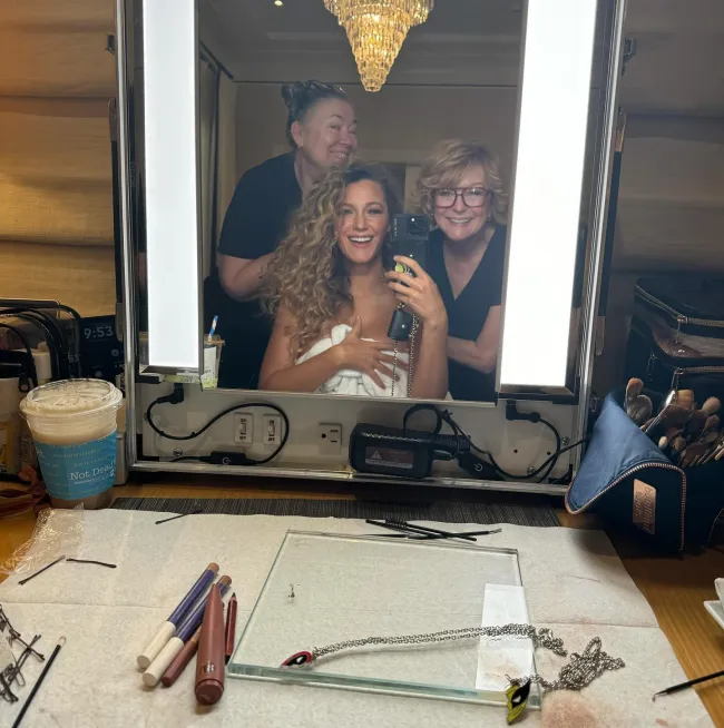 Blake Lively selfie en el espejo