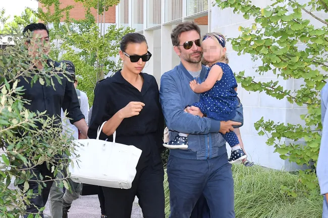 Bradley Cooper e Irina Shayk con su hija