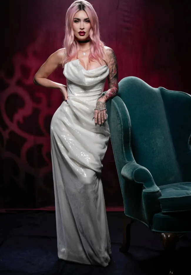 Megan Fox fotografiada detrás del escenario de los 'People's Choice Awards' 2024