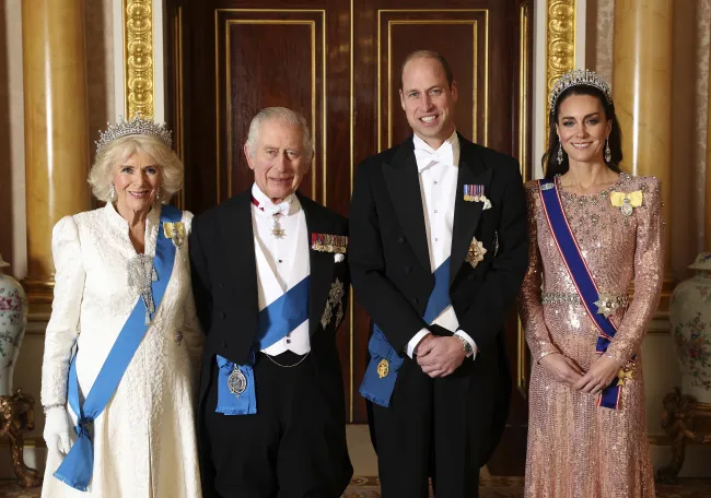 La reina Camilla, el rey Carlos III, el príncipe William y Kate Middleton.