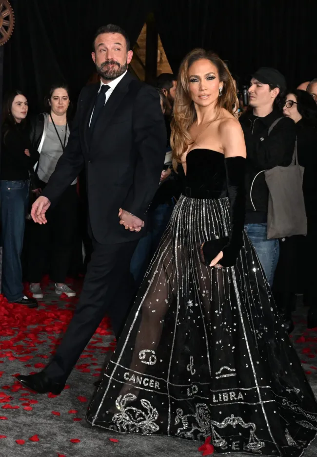 Jennifer Lopez y Ben Affleck en el estreno del nuevo original de Amazon de López, 
